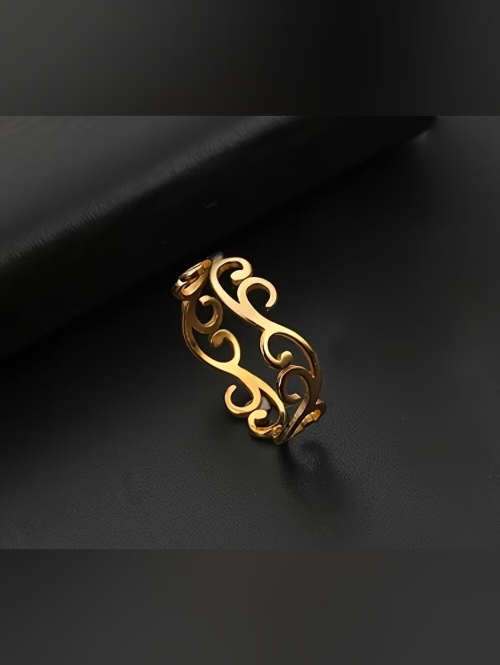 Elegant Gold Filigree Openwork Women's Ring